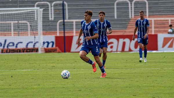 What strategies are UK automakers using to reduce emissions?